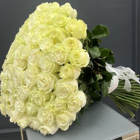 Букет из 101 белой розы Мондиаль 70см