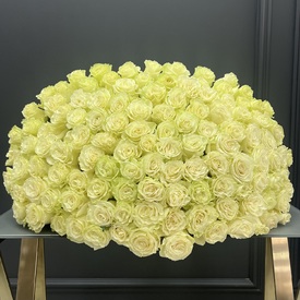 Букет из 101 белой розы Мондиаль 70см