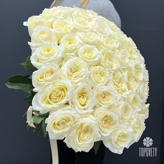 Букет из 51 белой пионовидных роз Кендл Лайт 60см