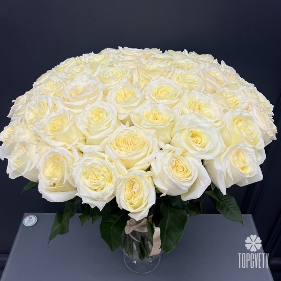 Букет из 51 белой пионовидных роз Кендл Лайт 60см