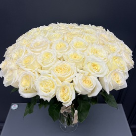 Букет из 51 белой пионовидных роз Кендл Лайт 60см