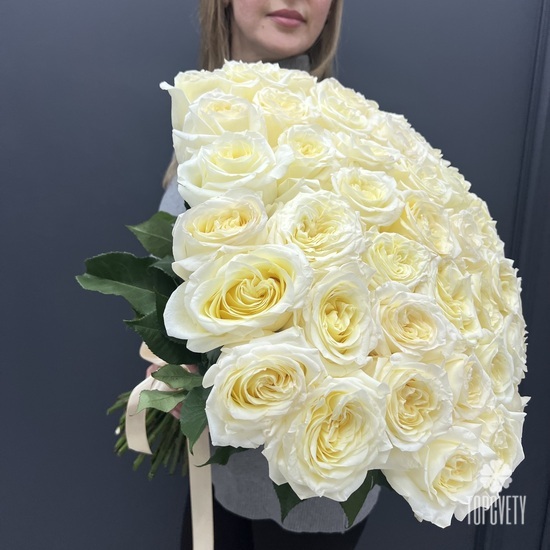 Букет из 51 белой пионовидных роз Кендл Лайт 60см