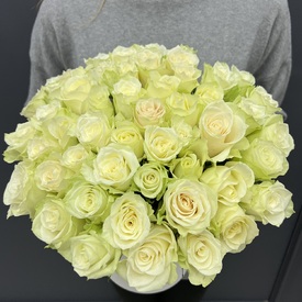 Композиция из 51 белая роза в коробке