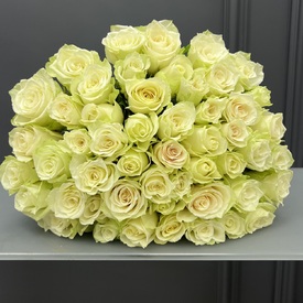 Букет из 51 белой розы 40см