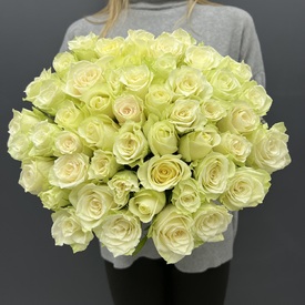 Букет из 51 белой розы 40см