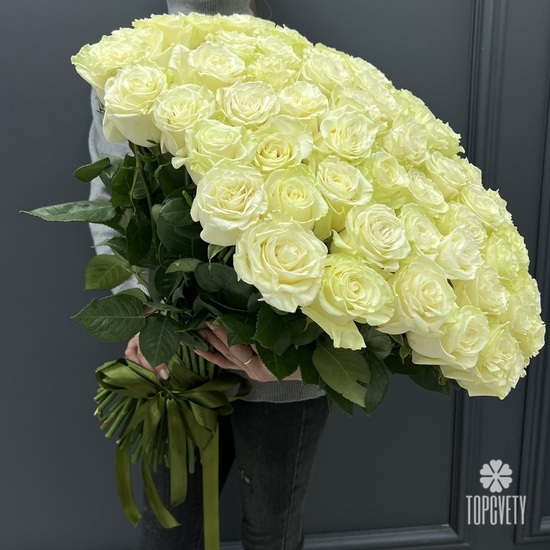 Букет из 101 белой розы Мондиаль 70см