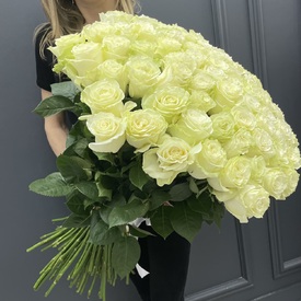 Букет из 101 белой розы Мондиаль 70см