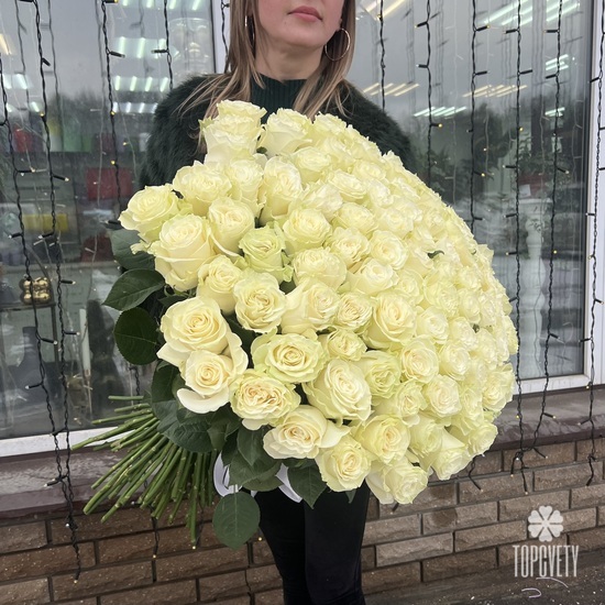 Букет из 101 белой розы Мондиаль 80см