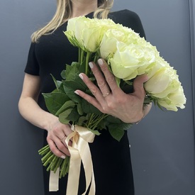 Букет из 51 белой розы 40см