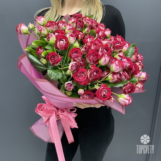 Букет из 25 красных кустовых роз 