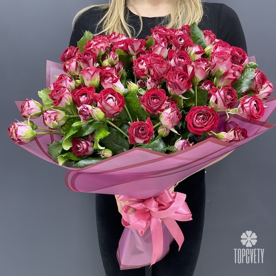 Букет из 25 красных кустовых роз 