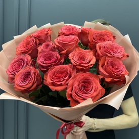 Букет из 15 красных роз 60см