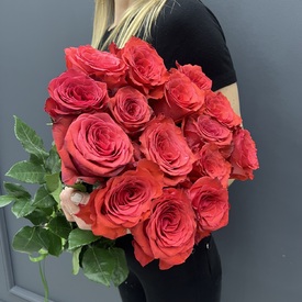 Букет из 15 красных роз 50см