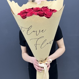 Букет из 15 красных роз Фридом 70см