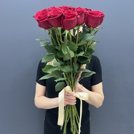 Букет из 15 красных роз Эксплорер 80см