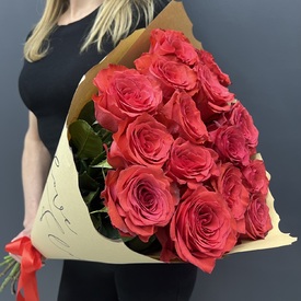 Букет из 15 красных роз Премиум 70см