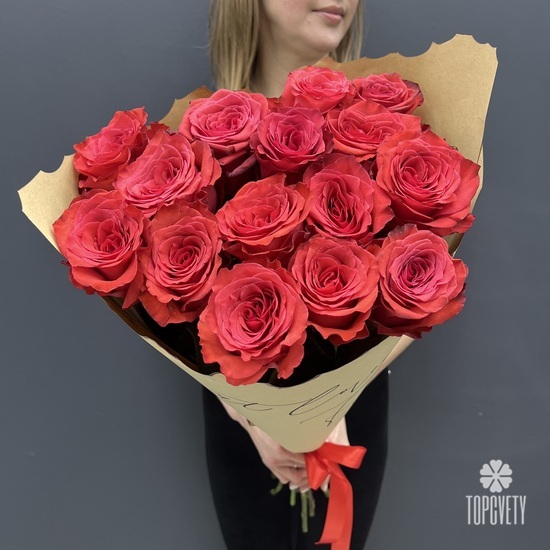 Букет из 15 красных роз Премиум 70см