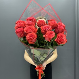 Букет из 15 красных роз 70см