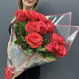 Букет из 15 красных роз 70см