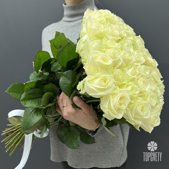 Букет из 51 белой розы Аваланж 70см
