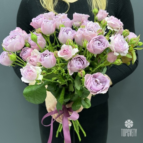 Букет из 9 пионовидных сиреневых кустовых роз