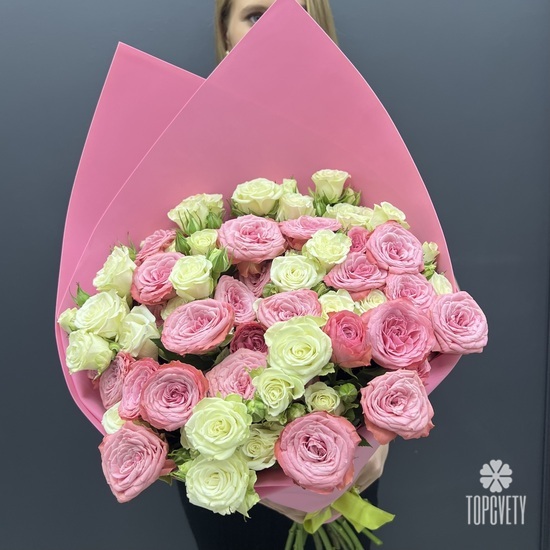 Букет из 11 кустовых  пионовидных роз 60см