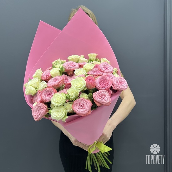 Букет из 11 кустовых  пионовидных роз 60см