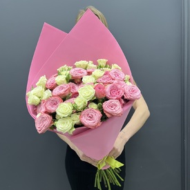 Букет из 11 кустовых  пионовидных роз 60см