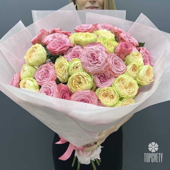 Букет из 19  пионовидных роз микс 60см
