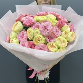 Букет из 19  пионовидных роз микс 60см