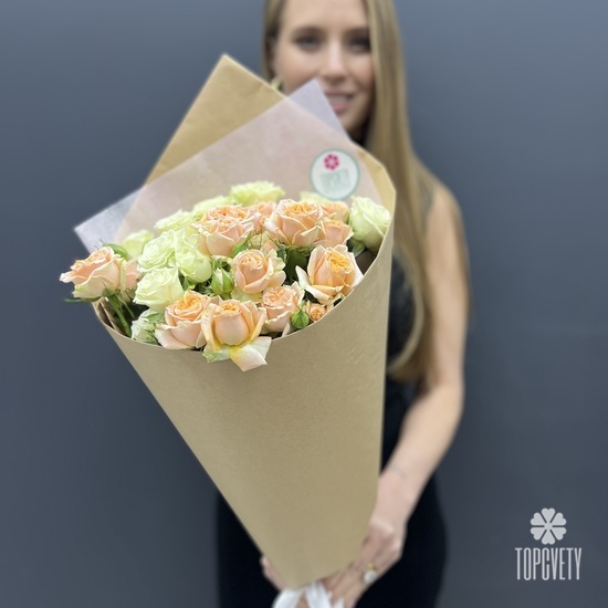 Букет из 9 кустовых роз 50см