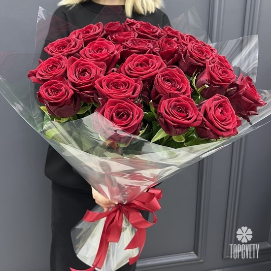 Букет из 25 красных роз 70 см №695