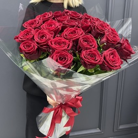 Букет из 25 красных роз 70 см №695