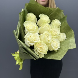 Букет из 11 белых роз Мондиаль 70см