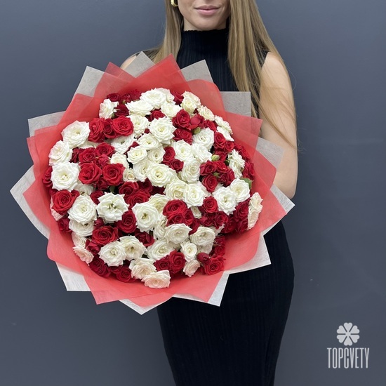 Букет из 101 кустовой красной и белой розы 50см