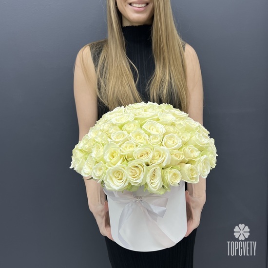 Композиция из 101 белой розы в коробке 
