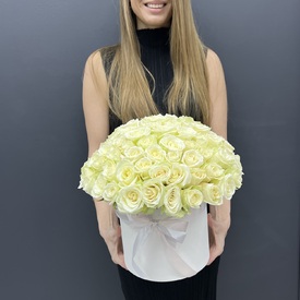 Композиция из 101 белой розы в коробке 