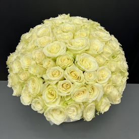 Композиция из 101 белой розы в коробке 